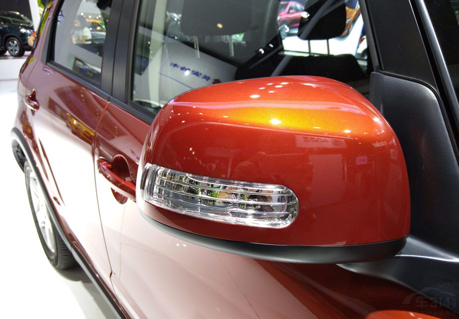 ����SX4��β���������θĿû��̫��ı仯����һ�ۿ���ȥ��Ȼ������