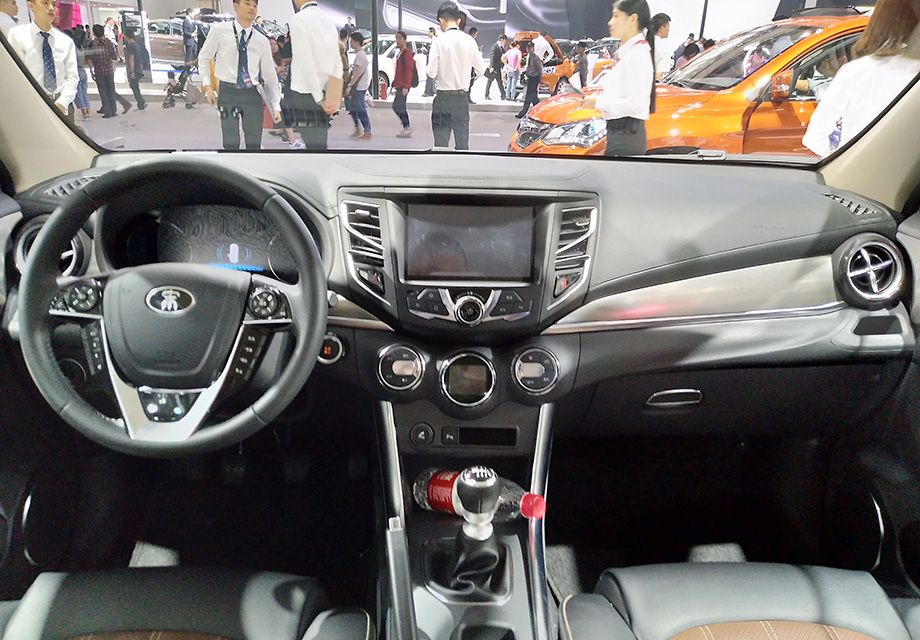 ���β��֣����ǵ��β��ô�ͳ��T�Ͳ��֣������Ϸǳ����ģ��п�̨�ϰ벿�ֺͳ����Ű嶼�����������ϣ������ʸС�