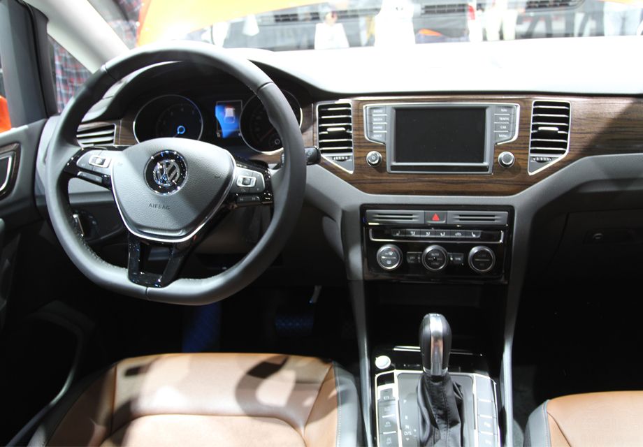 ֻ����ľ�Ƶ�װ�γ�����������΢�Ե���Щ���