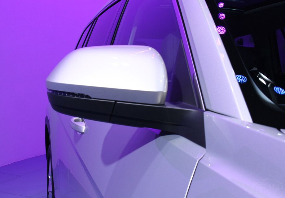 ���η��棬;���п�̨����������ӹ�����䳵�ͽ��䱸��12.3Ӣ��ȫҺ���Ǳ��̡�