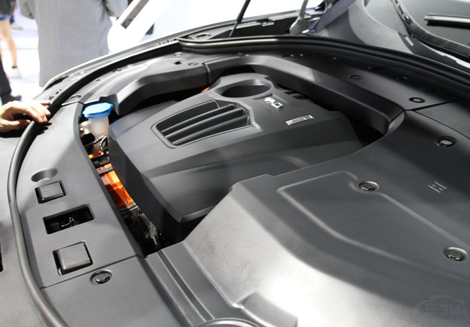 ���������棬�³�����2.0T�������������172kW��234PS�������Ť��360Nm���������棬ƥ��7��DCT˫��ϱ����䡣