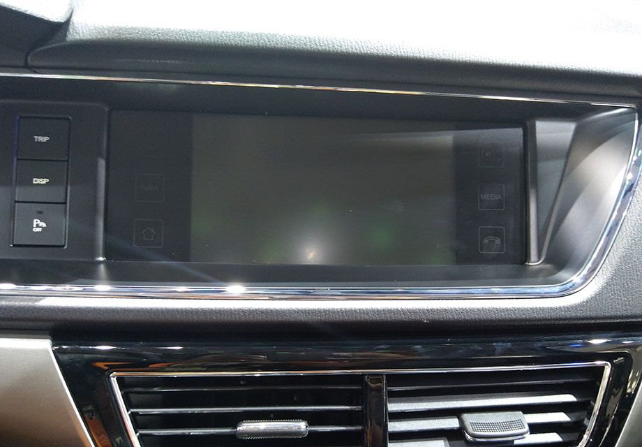 ����ŷ���������ʮ��ǰ���Ƽ���������ú�ɫ���ʺ���ɫװ�ν��д��䣬�����ص��ǲ�����ȫ������ʾLCDһ��ʽҺ���Ǳ�.