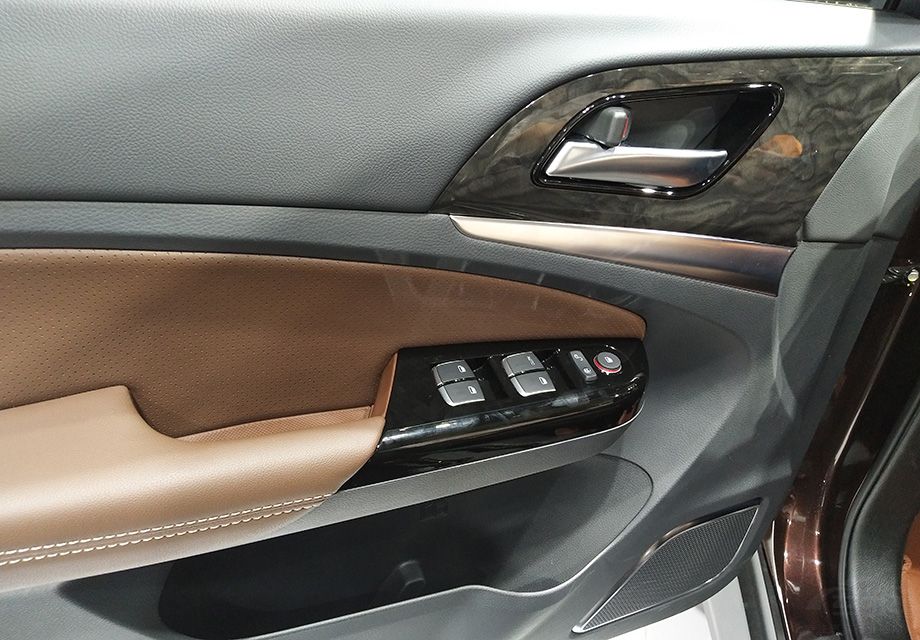 ������ǵ�S7���ڵ�Ʒ�ʸУ�����Ͽ�����˽ϴ���ȵ���ߡ�