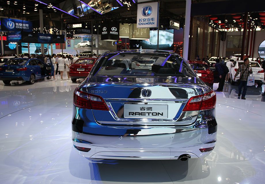 �ܹ�ʵ���Զ���ʻ��ͨ�����̵�·�ڡ�ǰ���������١������ȶ�����