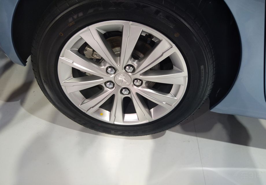 ��������308S������һ��1.2T���׷�������1.6L��1.6T�ĸ׷�������ƥ��5���ֶ���6������һ������䡣