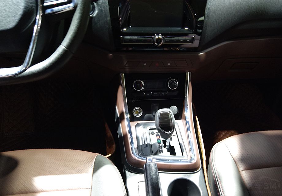 ���ò����ϵ��ǣ���������Ʒ�Ƶ�������ƶ��Ƚϵ��������⣬�������Ӿ��ϸ���һ�ֵ��θС�