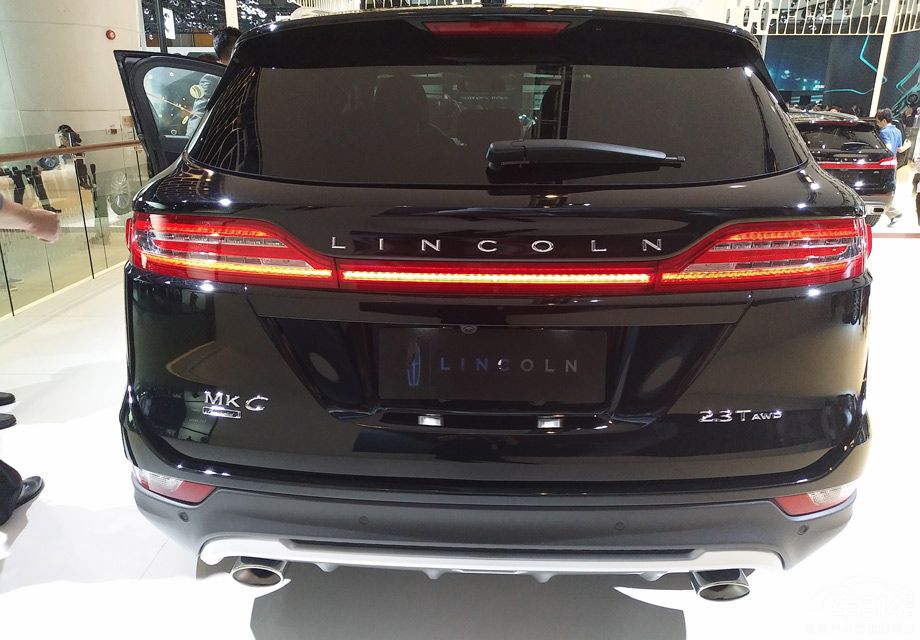 ���Ͻ����������˴�������Ƥ�������������ϰ��������д���ľ�ʵ�װ�Σ����������������