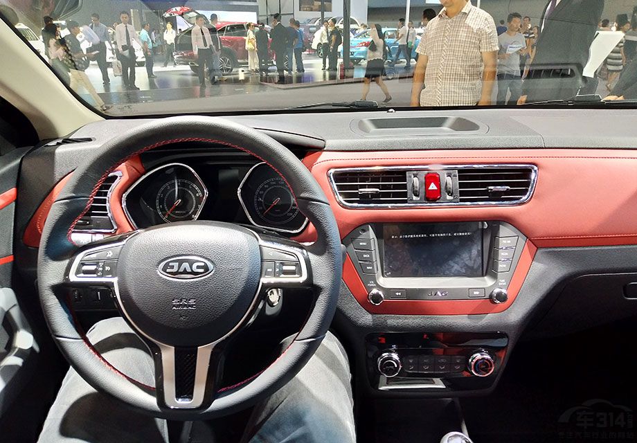 ���S2��������䳵���ⶼ���г����ȶ�ϵͳ��ȫ���綯��������Ƹ߶ȵ��ڡ������״��Ƥ�����̵����á��Լ۱���ͬ��λ�����У�����˵��ңң���ȡ�