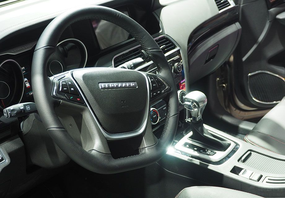 ֻ����Բ��ĳ�����������Ȼ������һ����Ӳ��Ԫ�أ��Ե���Ϊ������