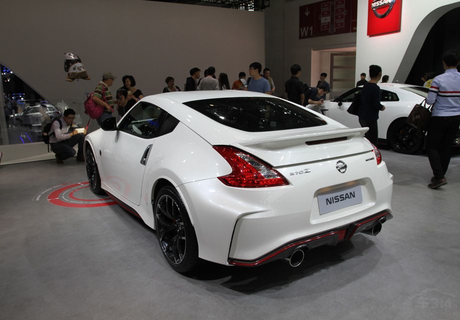 �������棬�³�����3.7L V6��Ȼ�����������������350������ֵŤ��Ϊ374N��m��ƥ��6���ֶ���7���Զ������䡣