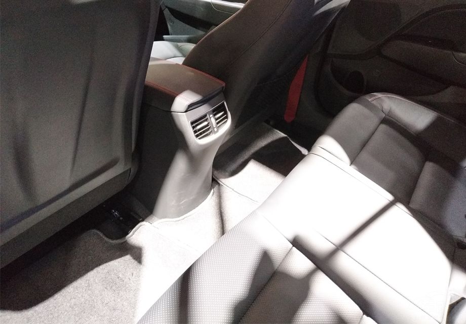 ���ڳ��ڵ�����ֵ�ÿ϶������ǹ���ϲ���ּ���ȫ���촰û�г����Ǹ��ź���