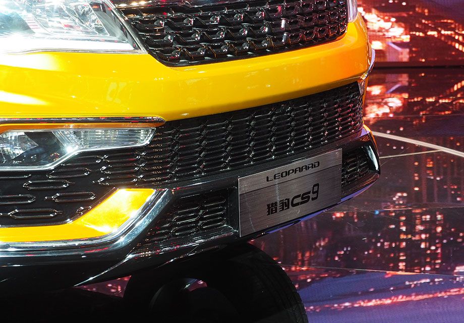 ǰ�����ո���ʽ�³����������˶�����Ƶ�C�ͶƸ�������