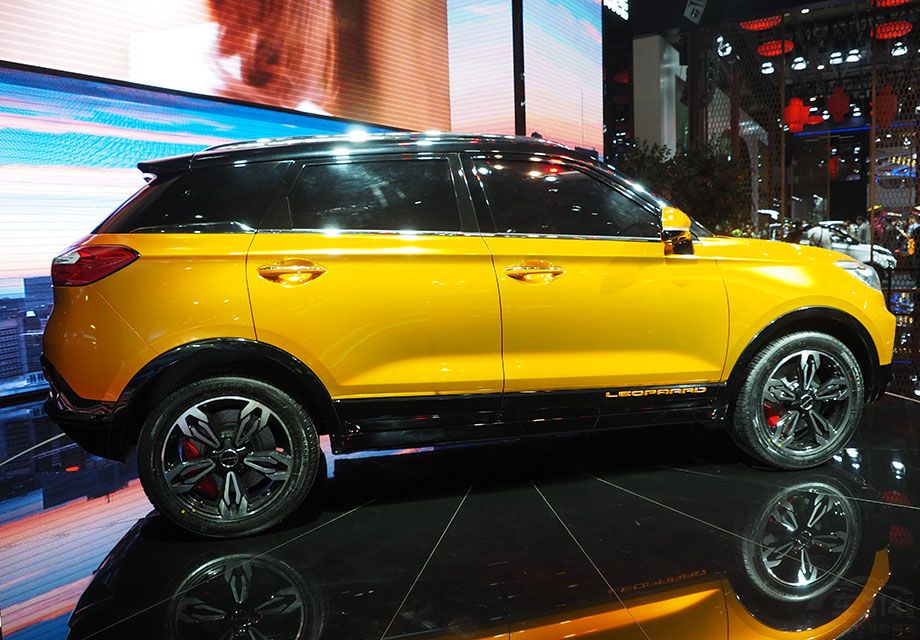 ��������������CS10���ӳ��죬�󵨲����˺ڻ�˫ɫ�ľ�����ɫ���Ӿ�Ч���ǳ����ۡ�