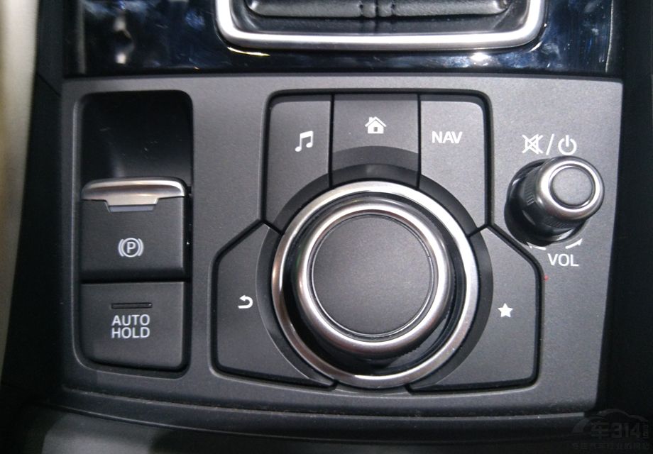 �ڳ��ڻ��������հ��˰�����������ƣ����������ᡢ�˶���ȡ�򡣳���ͨ�����ƽ�������װ�κ�Ƥ�ʲ��ϵİ�����������������εĵ��θС�