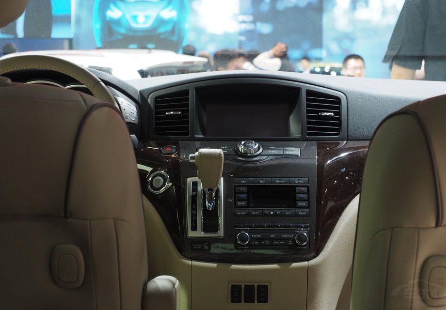 ��ʿ�ĳ����ռ�Ҳ�ǳ������㣬�������ηŵ�������γ�һ����ȫ��ƽ�Ŀռ䡣