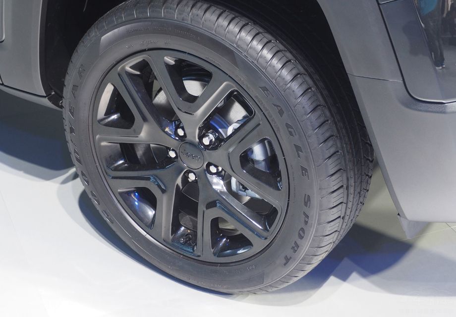 ���������ˡ�Jeep���ĳ���͸��Ե�����֮�⣬��û�����������ߵ����㡣