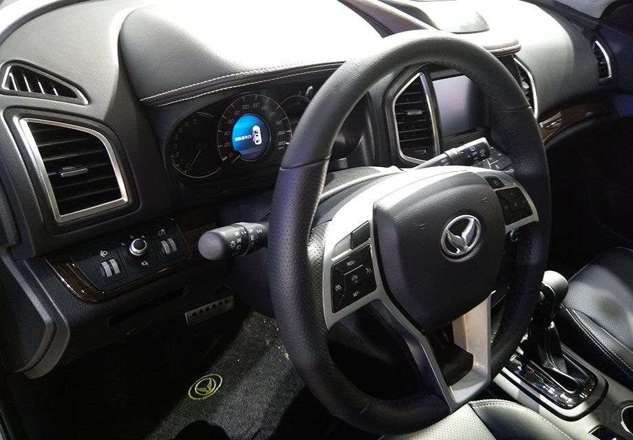 ���η��棬����S6�����˻���ʽ���֣�����������ɫΪ��ɫ�����ݳ������ò�ͬ����ľ�ƺ���ɫ����װ����塣