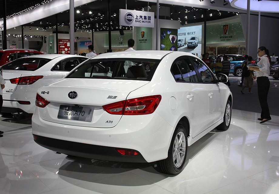 ���������ɲ�����˫������ƣ���һ�������ߺ�һ����΢��������������ɣ�ʹ��������ȥ���޳�