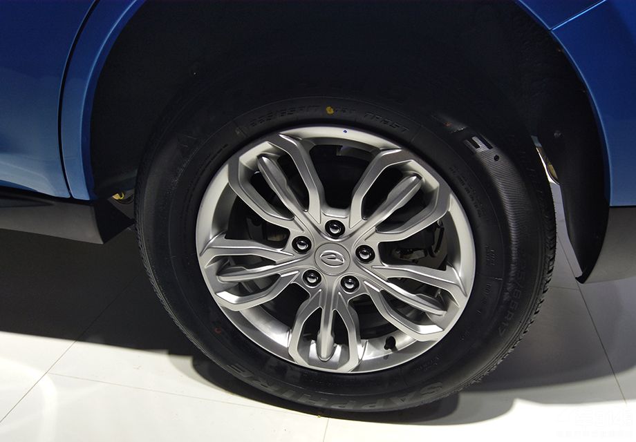 ���÷��棬½��X5 Plus�䱸�˵�����ɲ�������ȶ����ơ����¸��������»����ȡ�