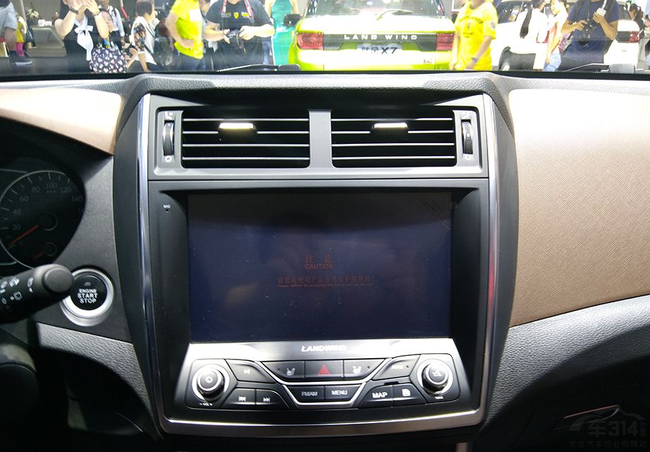 ��������ɫ�����п�̨���֣����Ƿǳ����صķ���Դ��������ʸ��ǣ�������ɫ�Ƹ�������װ�Σ��ڲ��ռ��Եú��ϵ��Ρ�