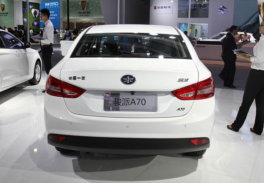 β����ƽ�Ϊ��࣬β����ǰ��Ƶ����ǰ���Ӧ�������ǿ�ҡ�