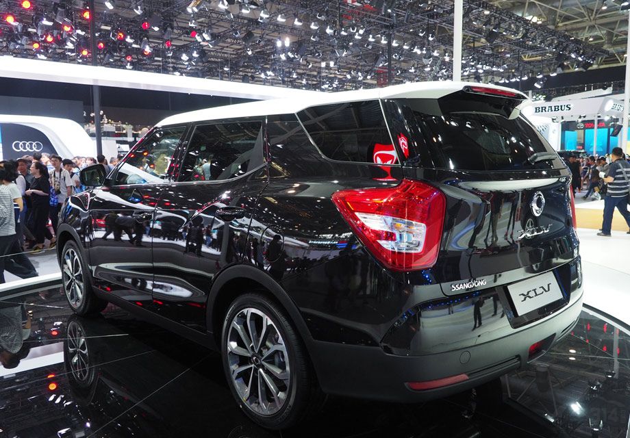 �������棬˫���ߵ���ƺ�¡�����ü���������³������ĺ�ϵӲ�ɼ���С�