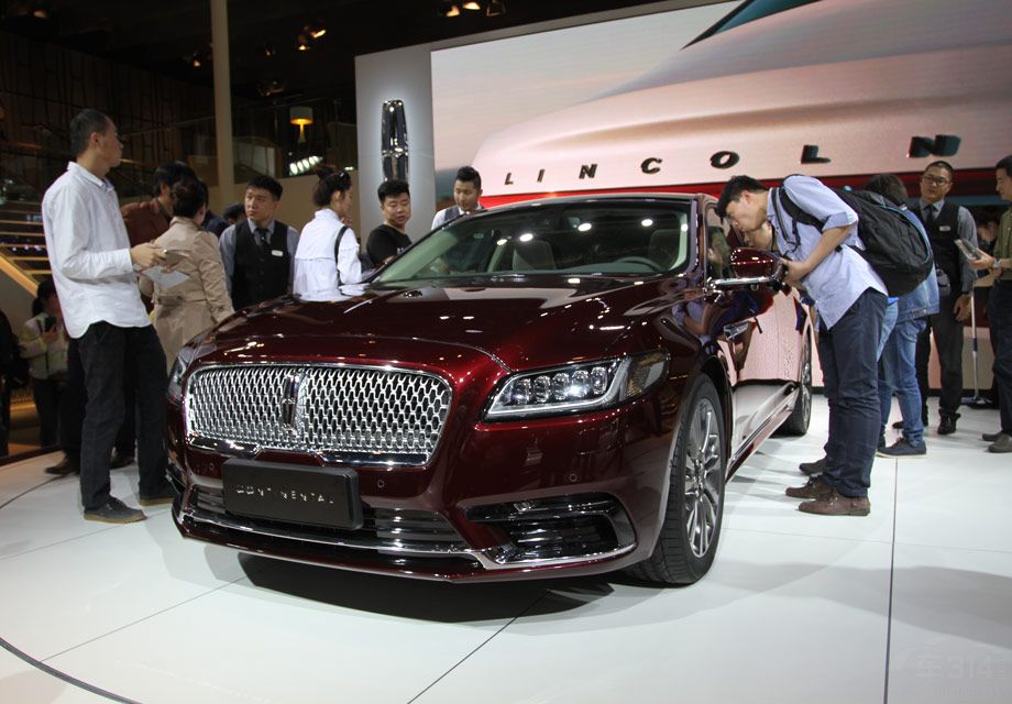 ����Ϊ�ֿϵ�ʮ�ֱ�ʶ���ڸ�դ�����������е�LEDǰ�������չʾ�����пƼ��е�һ�档