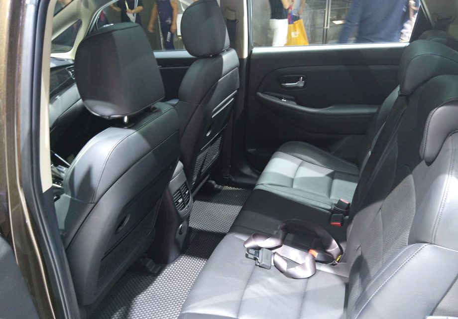 �ռ������Ҳ�ܳ�ɫ����������������ǰ���ƶ���