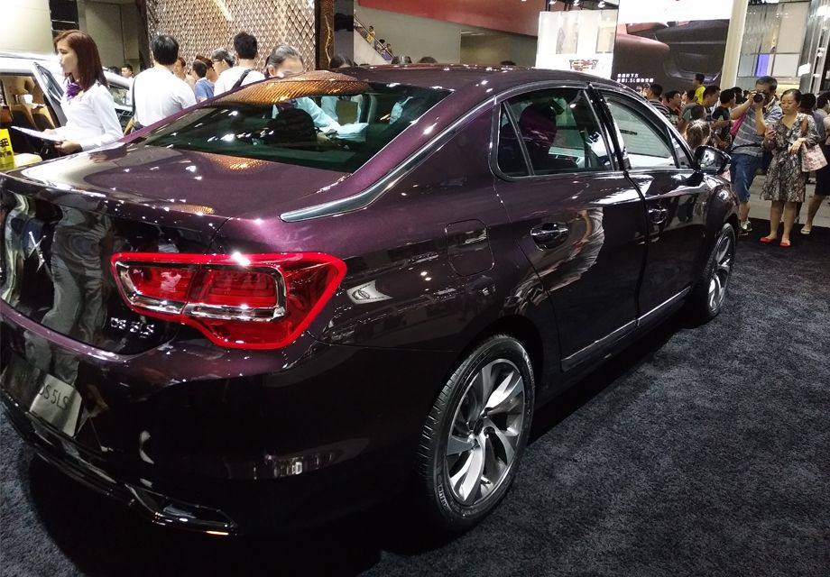 ��ΪDSƷ�Ƶ�һ����ɫ��Ư�������Ρ��ݻ���������Щ��DS 5LS���϶��õ��˱�����