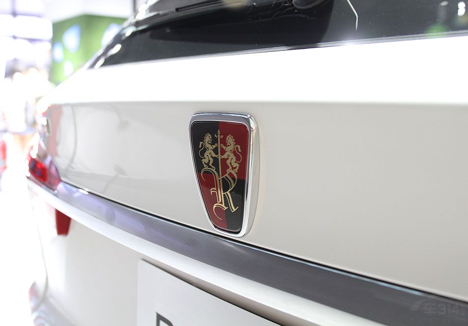 ����eRX5������360��ȫ������ͷ���г���¼�ǣ����������г���ƫ��ͷ���ײԤ��ϵͳ��