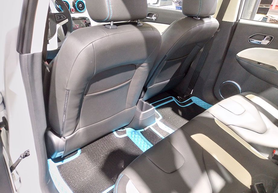 ����iEV6�ĳ��ڿռ�ǳ����������ŵ���û��̫���͹���ʺϳ�ʱ�������