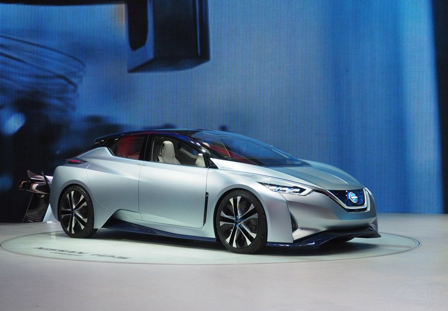 ���β��֣��������Ƽ�Ϊ��ࡣ���п�̨�������̵�׺��ľ���ΰ壬����ȥ�����ʸС�