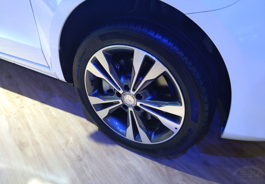 ����������ص���2.0T������ѹ����������������ϵľ������ֿ�����Ϊ�������㡰���ס���ƥ�����7������һ������䡣