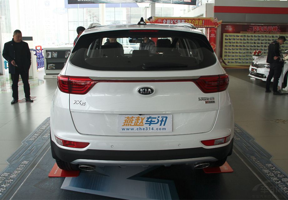 �ֶ��ڸ��Ե�ǰ��������KX5��β����Ƹ�Ϊ��ͳ����������������β���Ĳ�θУ����履��Բ��