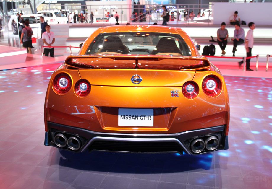 ������ϻ���������GT-R��һ��R35�����ͣ�������ǰ��������ϲ�������һ�����ղ����塰V-motion��������ԡ�