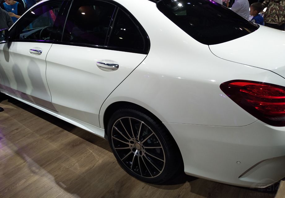 ����C�������˱������µļ�����ƣ����εĽ�����դ��֮ȫLED��ƣ�������ǰ���ǳ��ġ��ߴ��ϡ���