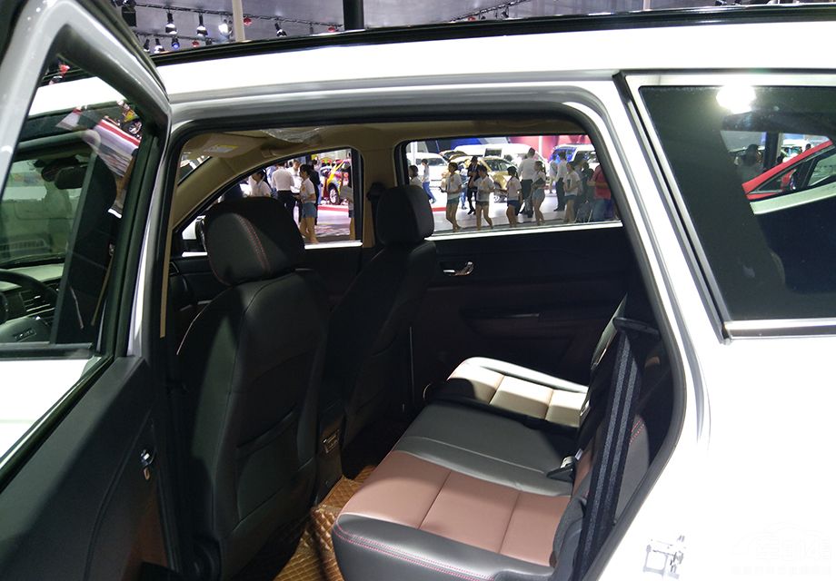 �����÷��棬�³��䱸���пش����������촰���ڶ��ſյ�����ڡ�һ����������Կ�׽���ȡ�