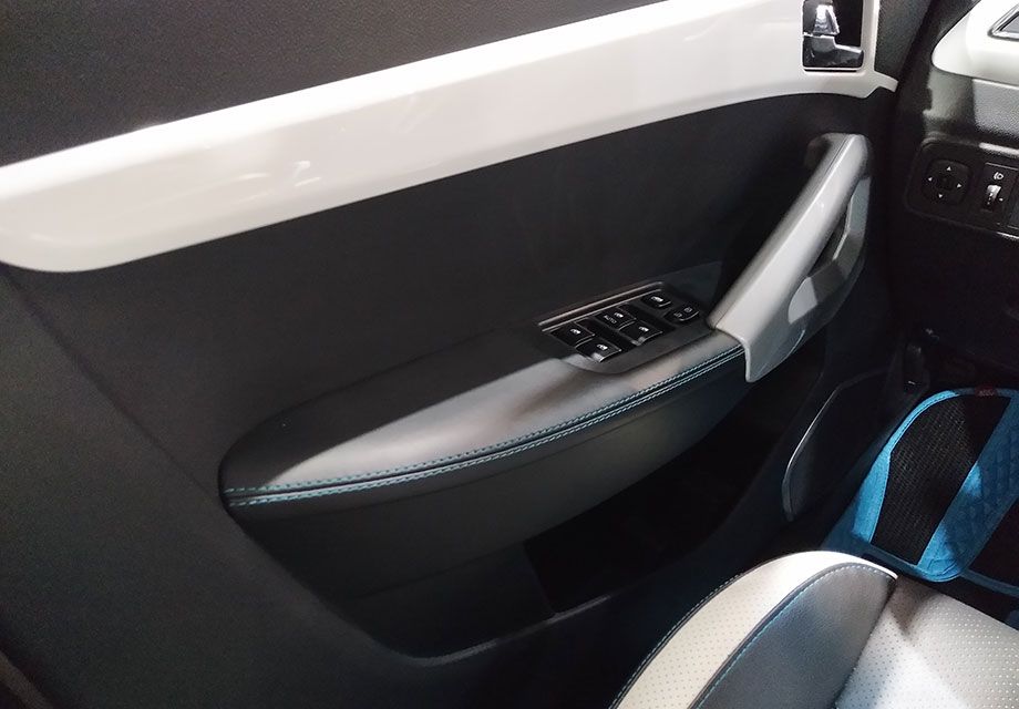 ����ʻλ�õ�ǰ�����ϣ������˳���һ���������ƣ�ʹ������ʮ�ַ��㡣