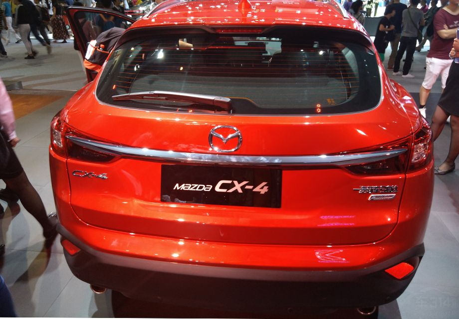 ���ⲿ�����ϣ�ʵ�ĳ������䱸��ȫLED��ơ��ռ��г��ơ�LED���ơ��Զ�ͷ�ơ������ϴ�����Ӿ��綯�۵��ȡ�