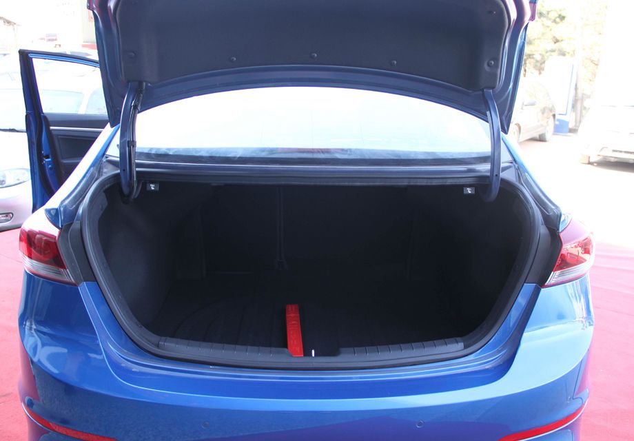 �ڶ������춯���˵��䳵���Ծɲ����Ͽ�������1.6L�������⣬������1.6L���͵ķ��������ø���ֱ�缼����