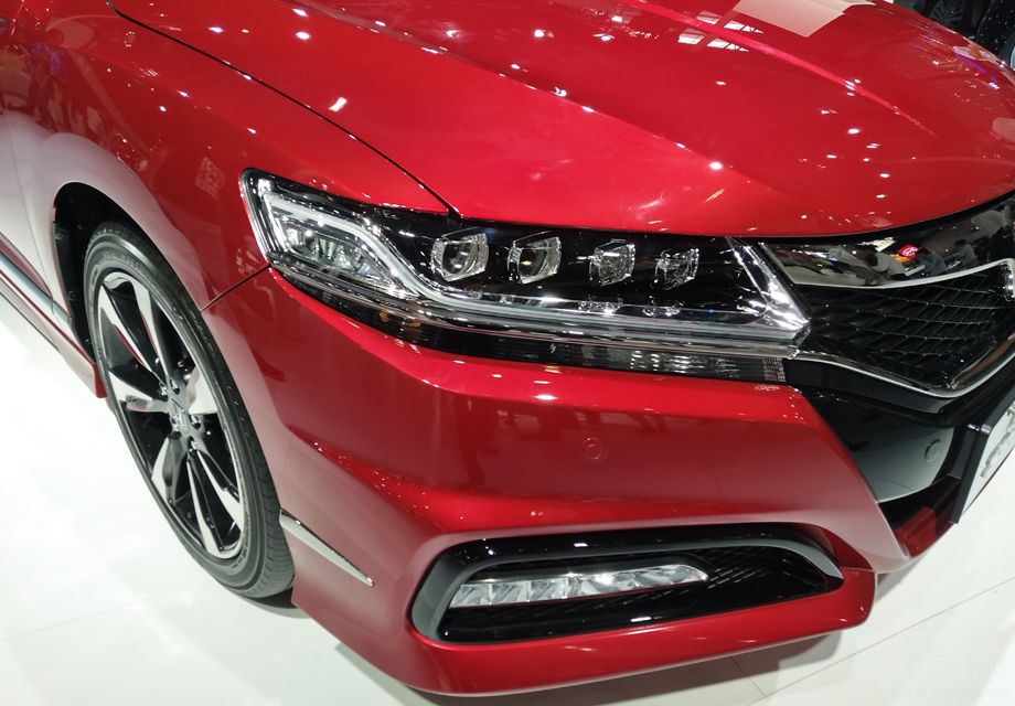 �ڶ����ϴ�����2.4L�ĵ����η�������ƥ��8��ʪʽ˫��ϱ����䡣