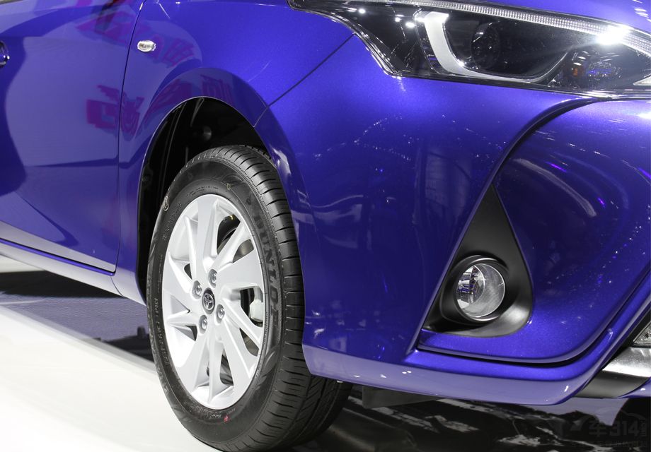 ���ò��֣��³����ṩ�˳����ȶ�ϵͳ���µ���������������ͣ��������Կ�׽��롢LED�ռ��г��ơ�