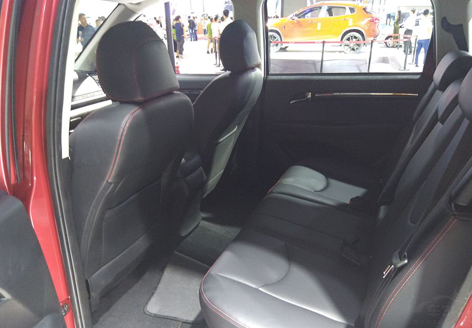 ���ſռ�ǳ����������ҷŵ��������κ󣬺���Ƚ�ƽ�����������Ҳ��������ȡ�����Ʒ�ܷ��㡣