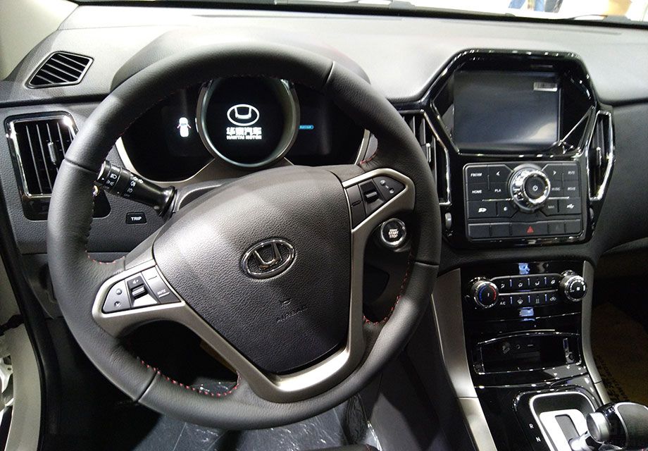 ��̩XEV260�䱸��һ̨Һ������ͬ�������������������80kw�����Ť��220N��m��