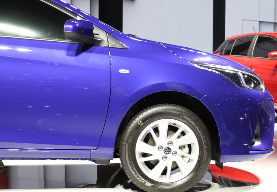 �����ĳ�β����ֱ���հ���ͬ�����۵���ƣ�������Ƽ�ࡢ����������ʽ�������Ҳ�����³��Ķ�λ��