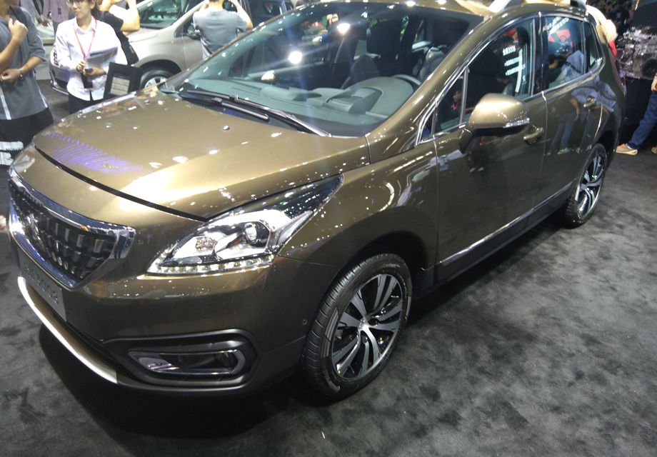 β�������������µ�LEDβ����ƣ������Ժ�ɫ�߿����Ρ�