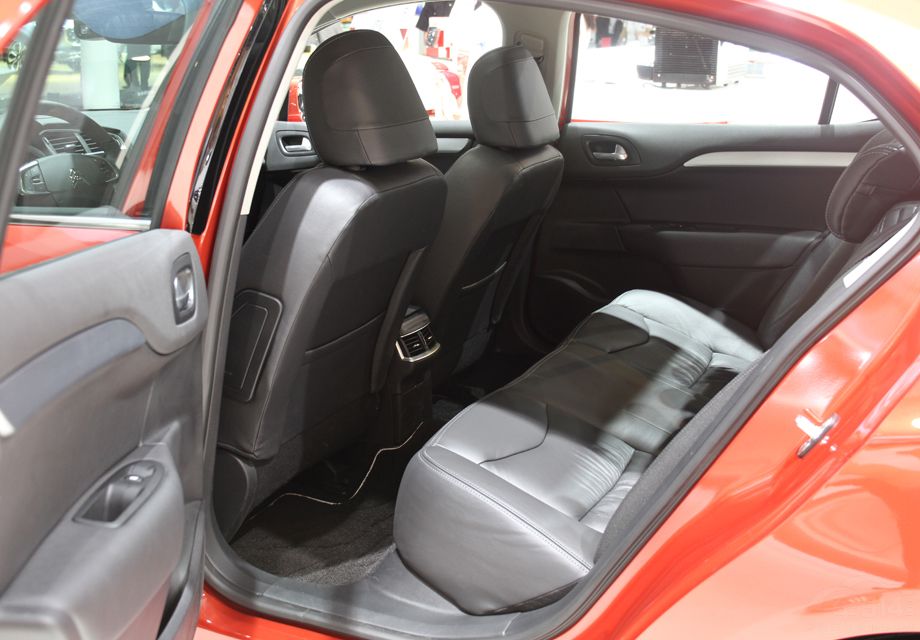 C4L�����ﵽ��2710mm�������˿����ĳ��ڿռ䣬���������������������ʡ�