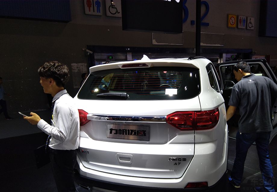 �ڶ������棬ȫϵ������һ��1.5L����Ȼ������������ƥ��5���ֶ���4���Զ������䡣