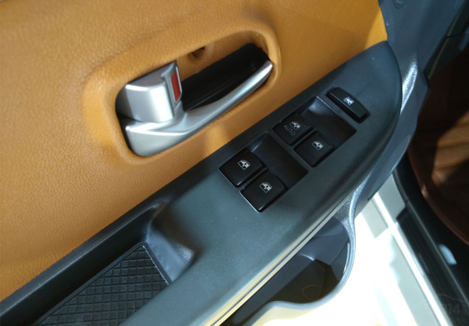 �е��䳵�Ͳ���ǰ�����ʽ���ƶ�ϵͳ�����䳵�Ͳ������ֵ�ɲ��