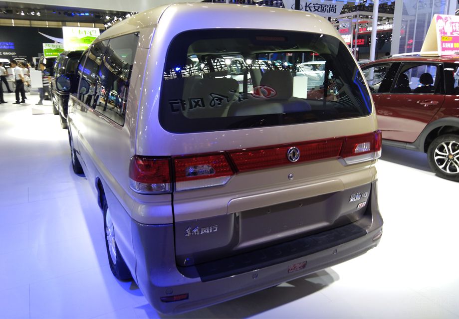 �����������̫�ղ�Ϊԭ�͵�����V3����������Բ�󡢱�������ȫ����һ��Ͷ����񳵡�